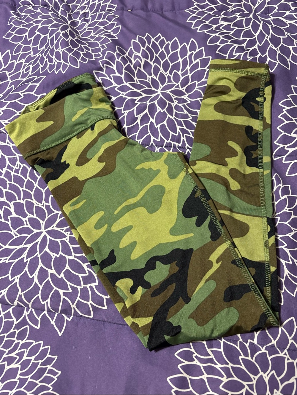 Rothco camouflage leggings with zipper ankles